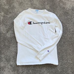 White long sleeve champion shirt !!🤍❤️